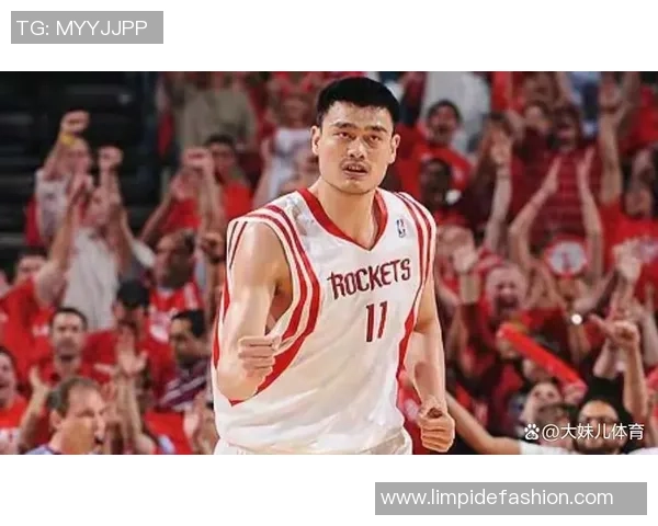 姚明时隔近9年重回火箭主场！获全场球迷火热喝彩 火箭播映视频问候